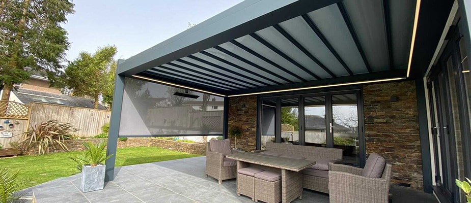B300 Pergola Opening Screen in Devon
