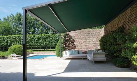 Brustor retractable roof pergola
