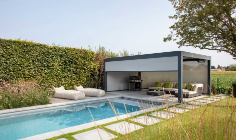B200 pergola installed as shading next to a swimming pool