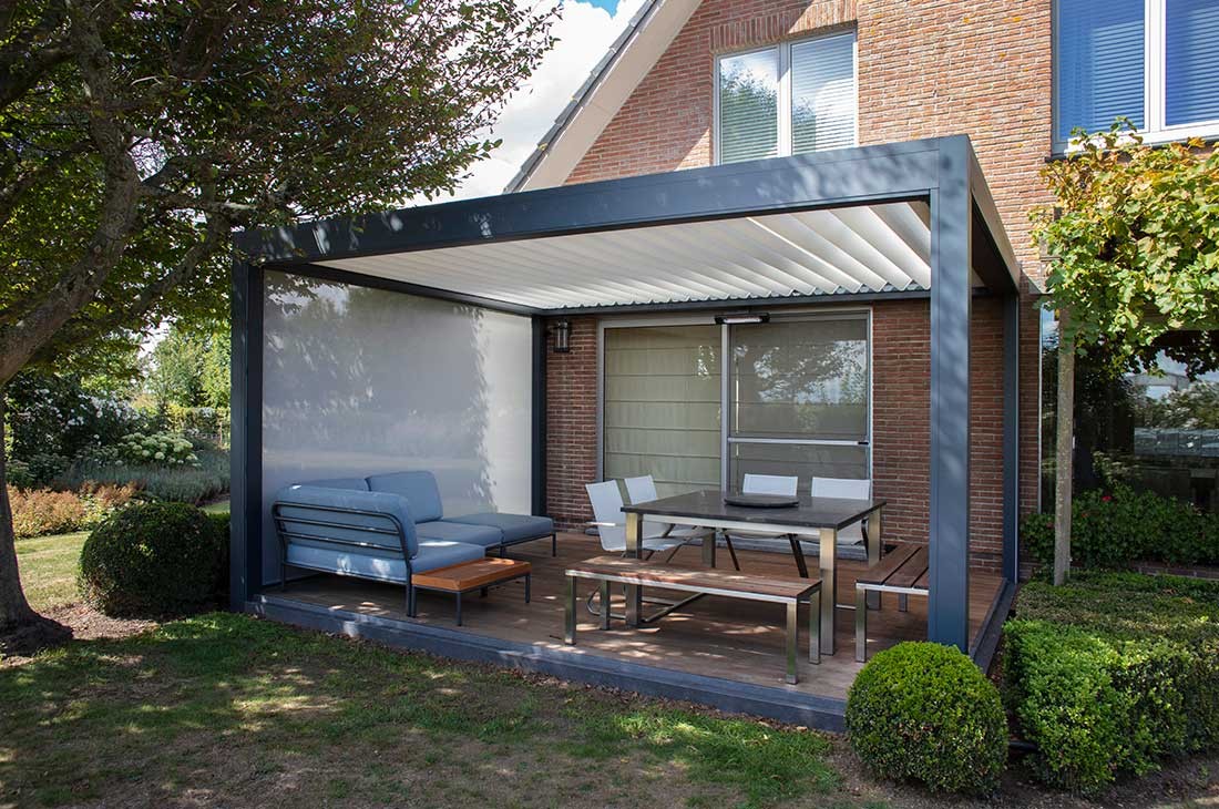 B250 XL louvred pergola