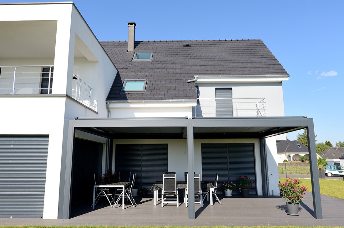 B300 Lean-to Fabric Patio Cover retractable