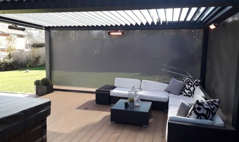 Pergola covering hot tub