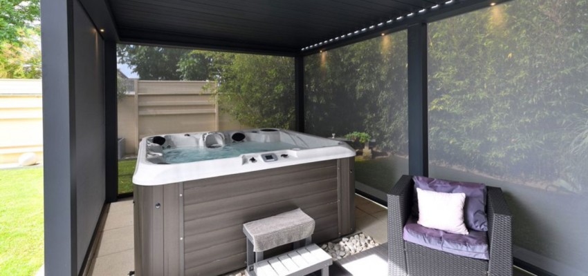 Hot-tub-pergola