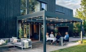 Outdoor dining area with aluminium pergola