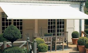 broadview_retractable_garden_awning